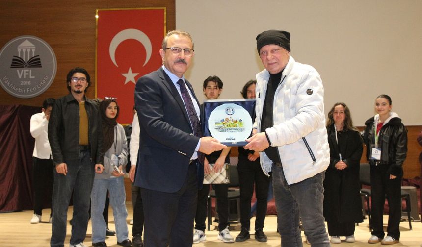 ‘KİM AKILLI KİM DELİ’ BÜYÜK BEĞENİ TOPLADI
