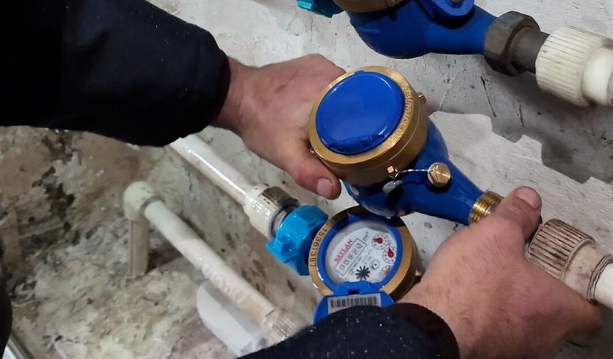 BÜYÜKŞEHİR, DAMGA SÜRESİ DOLAN SU SAYAÇLARINI YENİLİYOR