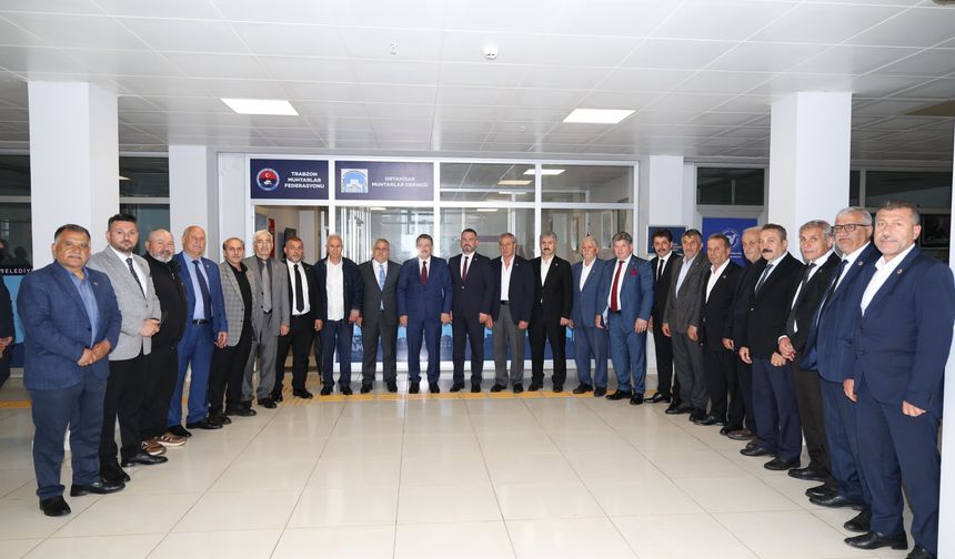 BAŞKAN GENÇ, MUHTARLARLA BAYRAMLAŞTI