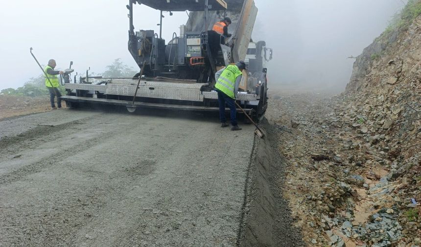 BÜYÜKŞEHİR’DEN YÜKSEK KESİMLERDE YOL SEFERBERLİĞİ