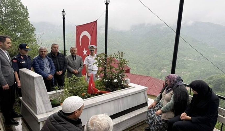 ŞEHİT AL VEFATIN 10.’CU YILINDA KABRİ BAŞINDA ANILDI
