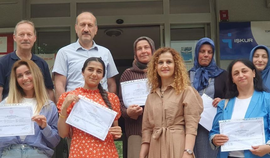 GELECEĞİN ÖZ BAKIM DESTEK ELEMANLARI SERTİFİKALARINI ALDI