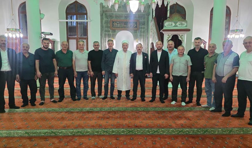 AK PARTİ’NİN 25. KURULUŞ YIL DÖNÜMÜNDE ŞEHİTLERİMİZ VE EBEDİYETE İRTİHAL EDEN TEŞKİLAT MENSUPLARI DUALARLA ANILDI