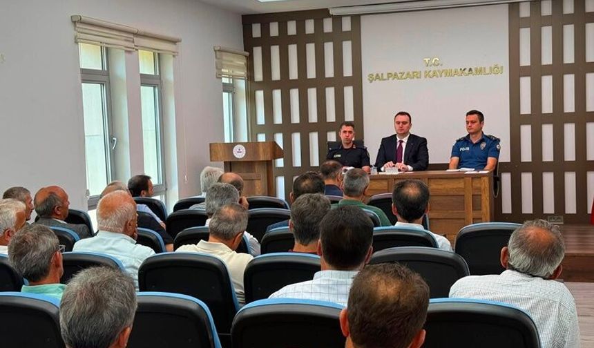 MAHALLE MUHTARLARIYLA DEĞERLENDİRME TOPLANTISI YAPTI
