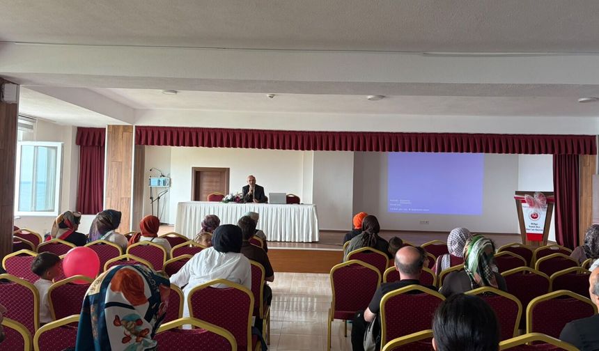 MÜFTÜ KÜÇÜK, 4-6 YAŞ KUR’AN KURSU ÖĞRENCİ VELİLERİYLE BİR ARAYA GELDİ