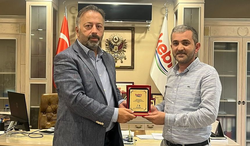 KEBİR SÜT’ÜN BÜYÜK BAŞARISINA ANAHTAR PARTİ’DEN ANLAMLI PLAKETLE