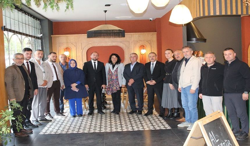 MKYK ÜYESİ JÜLİDE İSKENDEROĞLU VAKFIKEBİR’DE TEMASLARDA BULUNDU