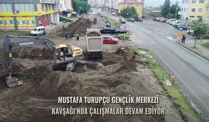 GENÇLİK MERKEZİ KAVŞAK ÇALIŞMALARI VE DOĞALGAZ HAMLESİ HIZ KESMİYOR